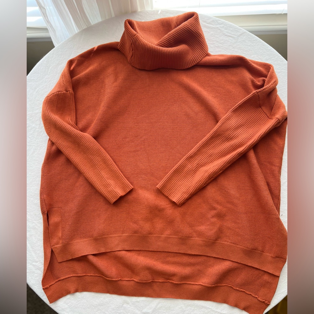 Burnt orange turtleneck sweater L